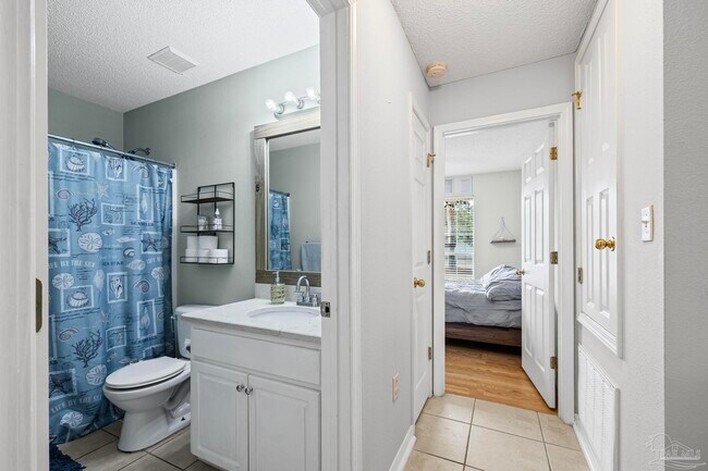 Building Photo - 8092 Hartington Dr