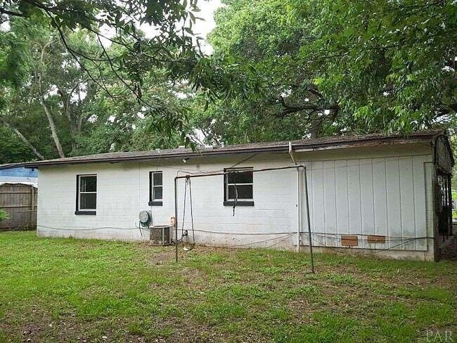Building Photo - 31 Randolph Dr