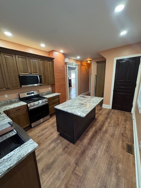 Building Photo - 45 Saint Johns Pl