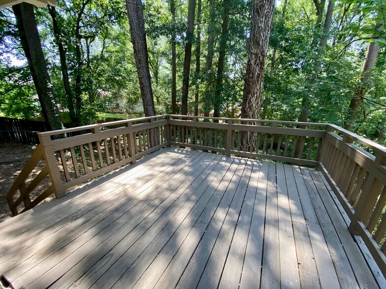 Deck - 5167 Cornell Dr