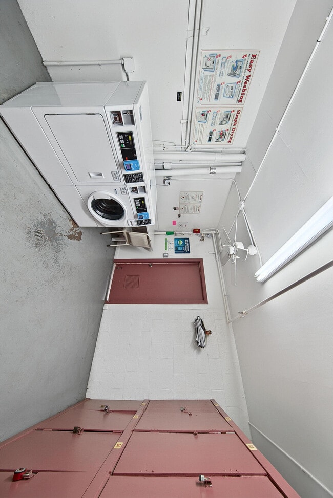 Building Photo - 96 Fanshaw C