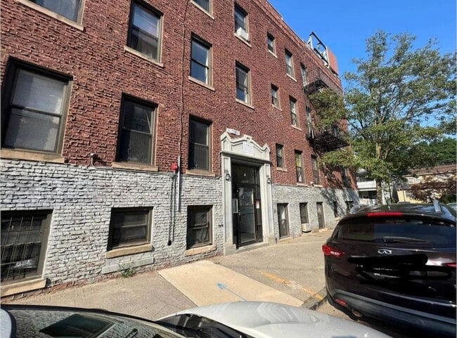 Building Photo - 2 Noll Pl