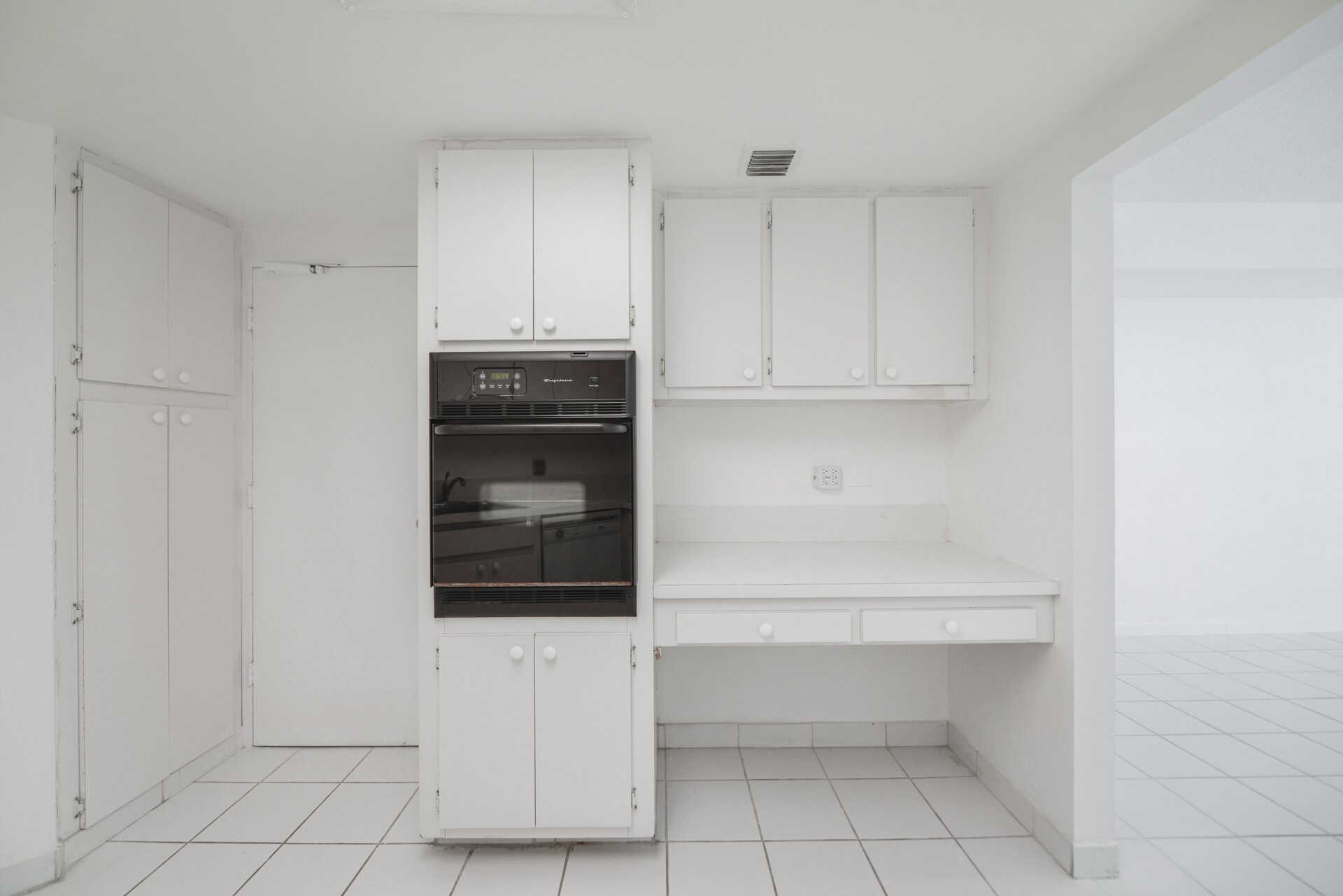 Building Photo - 801 Brickell Bay Dr