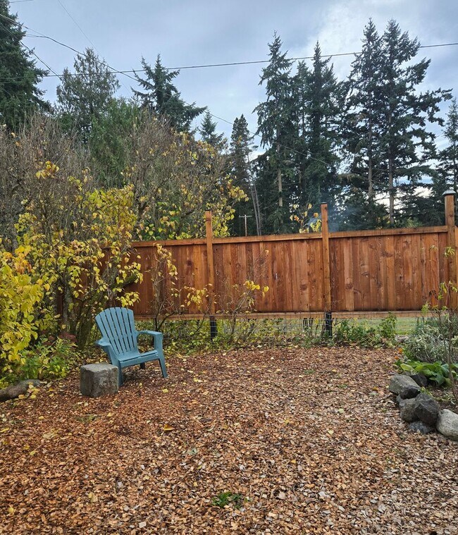 Building Photo - Charming 1920 Updated Vintage Home with ADU in the Heart of Port Hadlock!