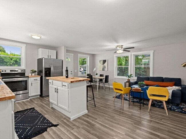 Building Photo - 3 Bedroom Single Family Home in Hanahan