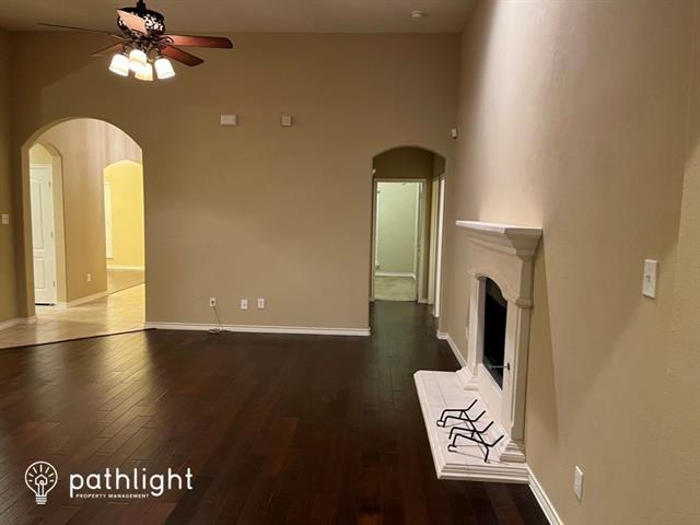Building Photo - 13624 Valencia Dr