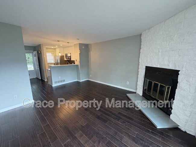 Building Photo - 10607 W Dartmouth Ave