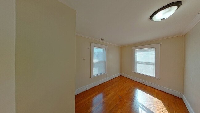 Building Photo - 17 Marcella St