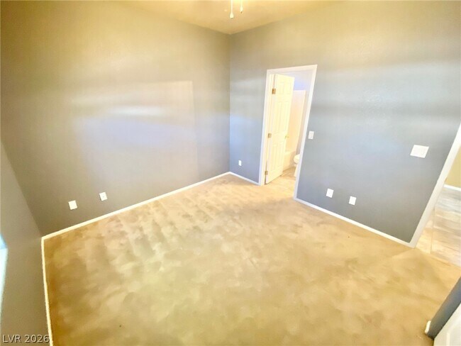 Building Photo - 8221 Jo Marcy Dr