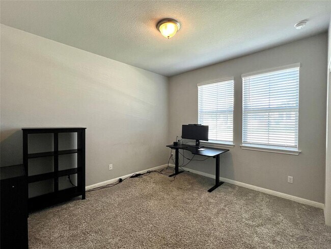 Building Photo - 2904 Sage Ranch Dr