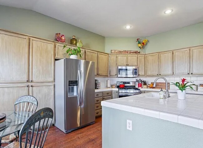 Building Photo - 2085 Pinehurst Ct
