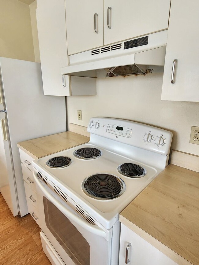 Building Photo - 424 NW Uptown Terrace