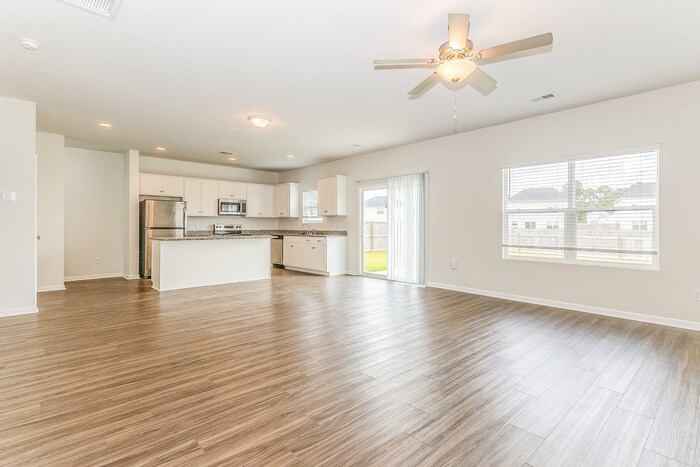 Building Photo - 256 Clydesdale Cir