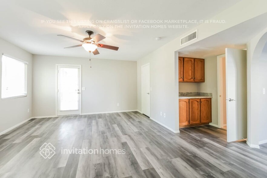 Building Photo - 4976 W Charleston Ave