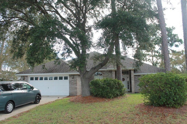 Building Photo - 63 Norwich Cir