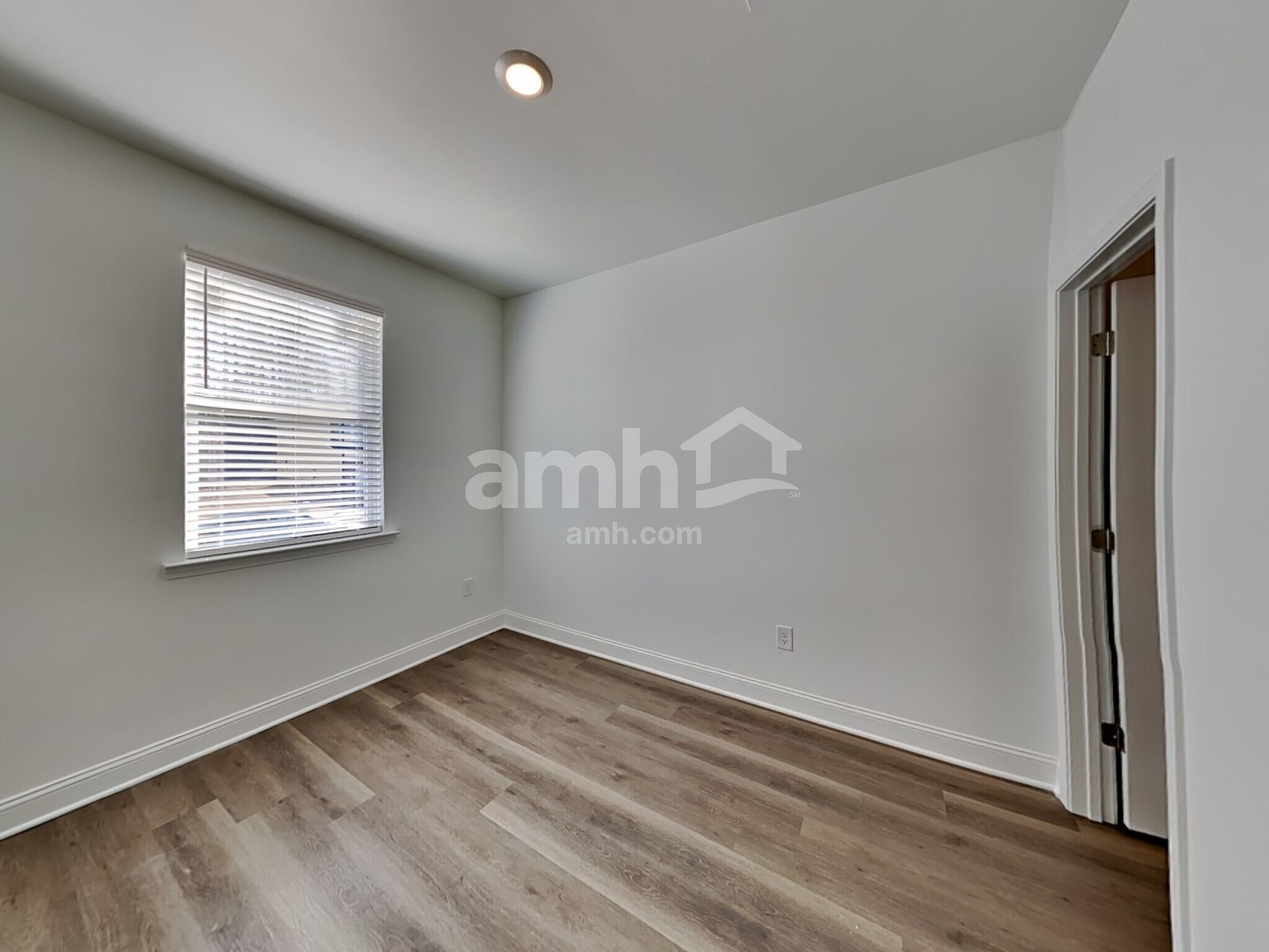 Building Photo - 1448 Aquamarine Dr