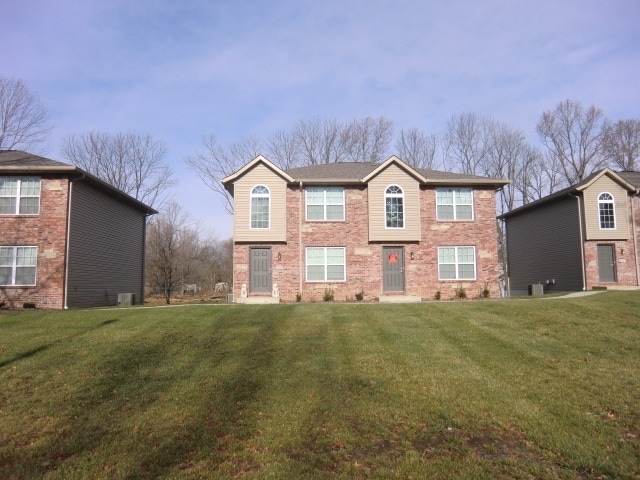 Primary Photo - 1445 Village Circle Dr