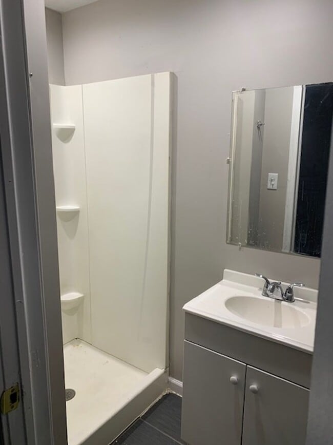 Building Photo - 2231 Ann St