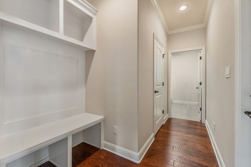 Building Photo - Available August 2026! Beautiful home in the Carters Crossing subdivision!