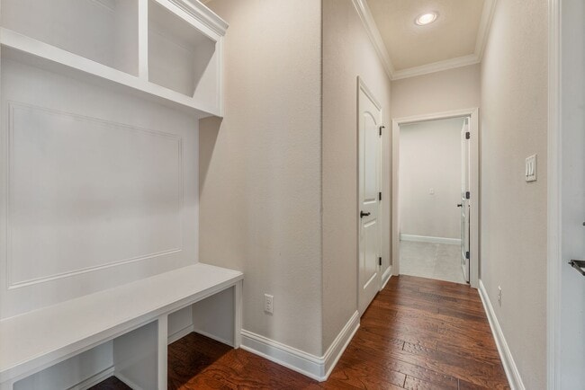 Building Photo - Available August 2026! Beautiful home in the Carters Crossing subdivision!