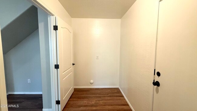 Building Photo - 1632 E Canyon Creek Dr