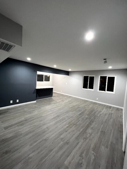 Building Photo - 2752 Conejo Dr