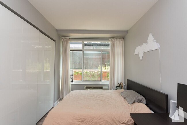 Building Photo - 211 E Ohio St