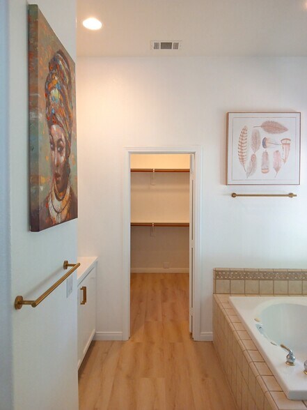 Building Photo - 43605 Los Gatos Rd