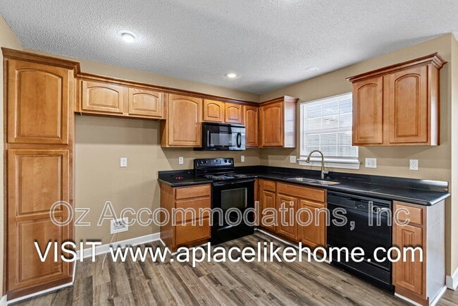 Building Photo - 803 SW Imperial Ln