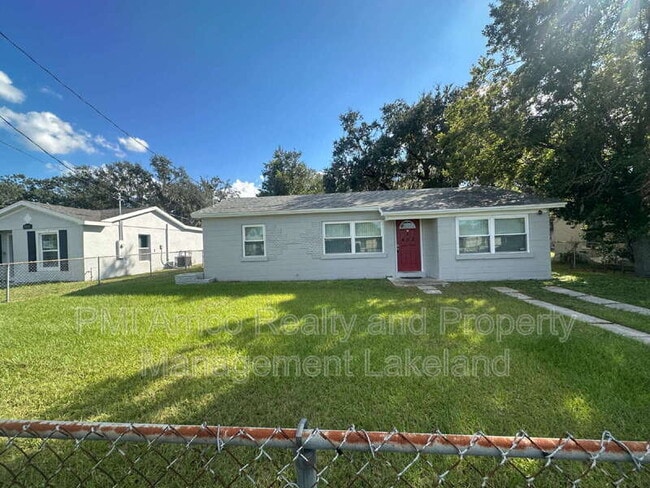Building Photo - 403 Normandy St