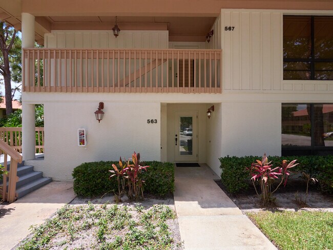 Building Photo - 563 Brackenwood Pl