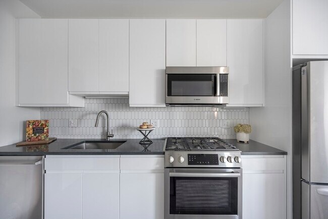 Building Photo - 152-154 Liverpool St-