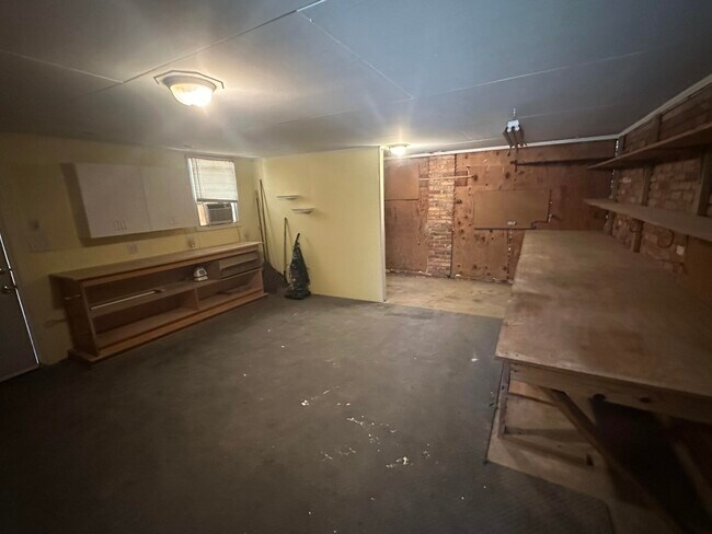 Building Photo - 1224 Northwood Rd