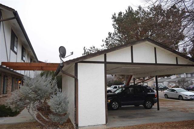 Building Photo - 2 Bedroom 1.5 Bathroom 4 plex (6 month lea...