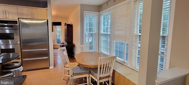 Building Photo - 21381 Maidsville Ct
