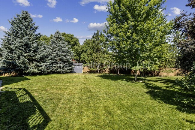 Building Photo - 2157 Maples Pl