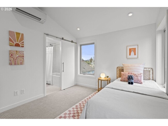 Building Photo - BRAND NEW stylish and modern Mt. Tabor stunner! Available Now!!