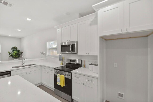 Building Photo - 2607 Randolph Rd