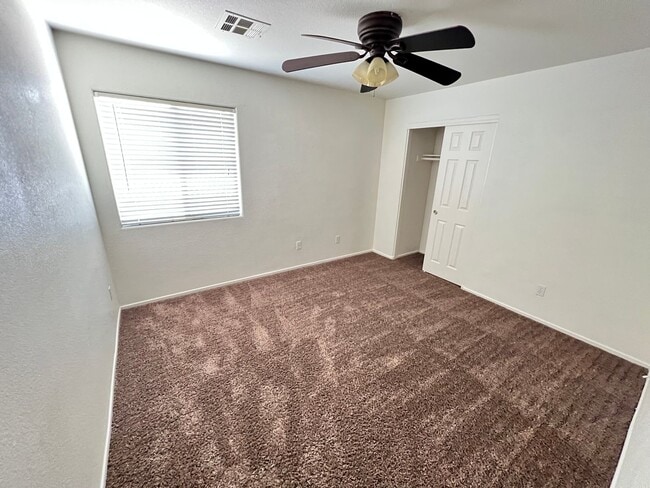 Building Photo - 4 Bedroom home with large lot