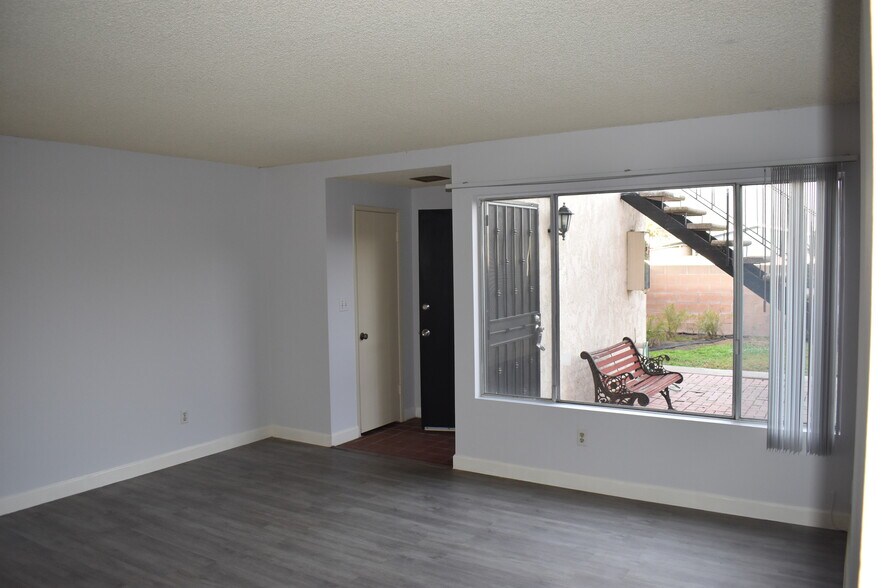 Building Photo - 17011 Pinehurst Ln