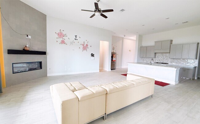 Building Photo - 5918 Emerald Ranch Ln