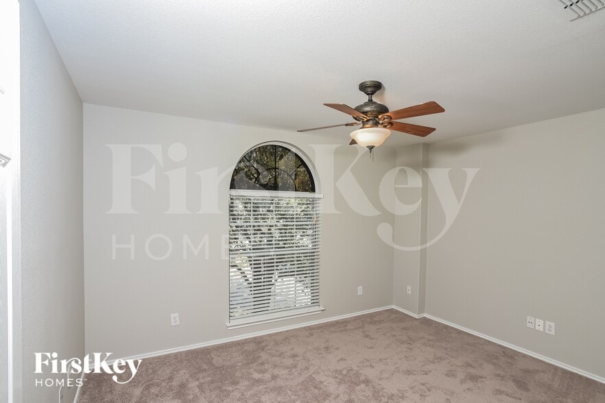 Building Photo - 6122 Kenedy Leaf