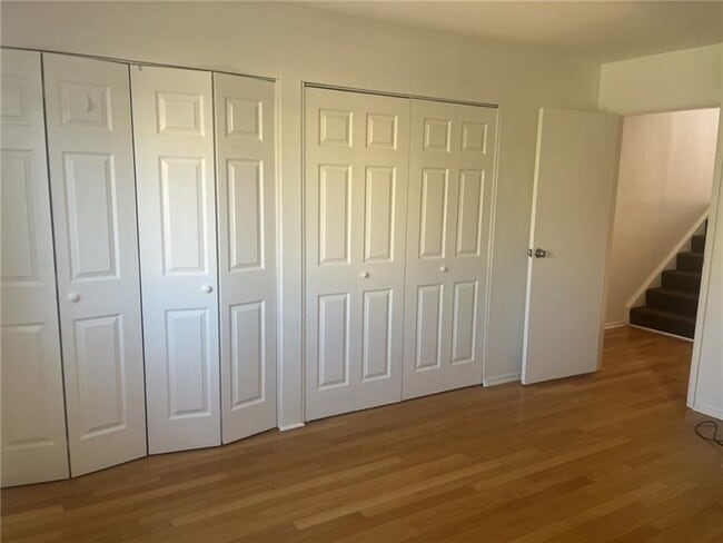 Building Photo - 332 Hailman St