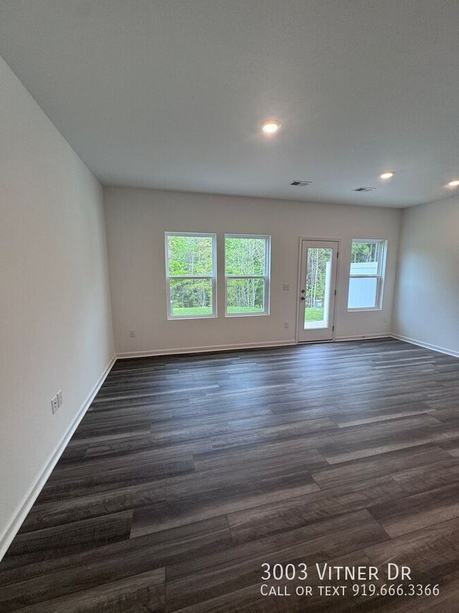 Building Photo - 3003 Vitner Dr