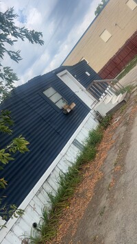 Building Photo - 35270 Glenwood Rd