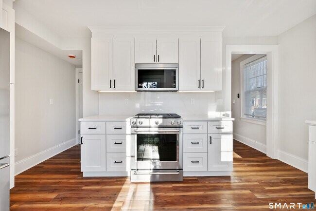 Building Photo - 60 Walter Ave