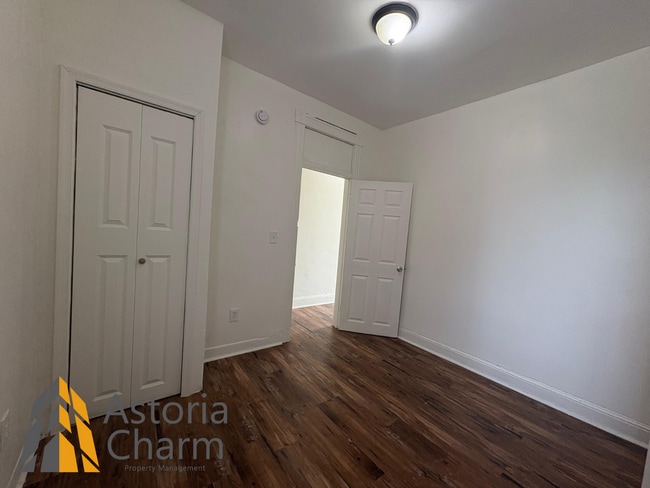 Building Photo - Modern 4-Bedroom with Yard & Easy Downtown...