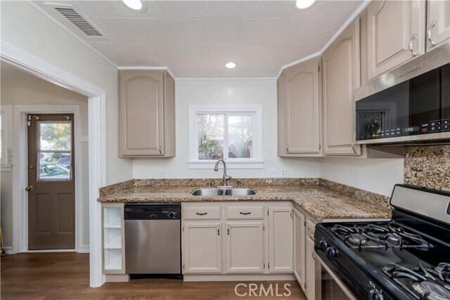 Building Photo - 1001 Monterey Rd