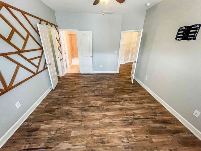 Building Photo - Kennesaw 4BR/3.5BA, Over 3700', 3-Car Garage