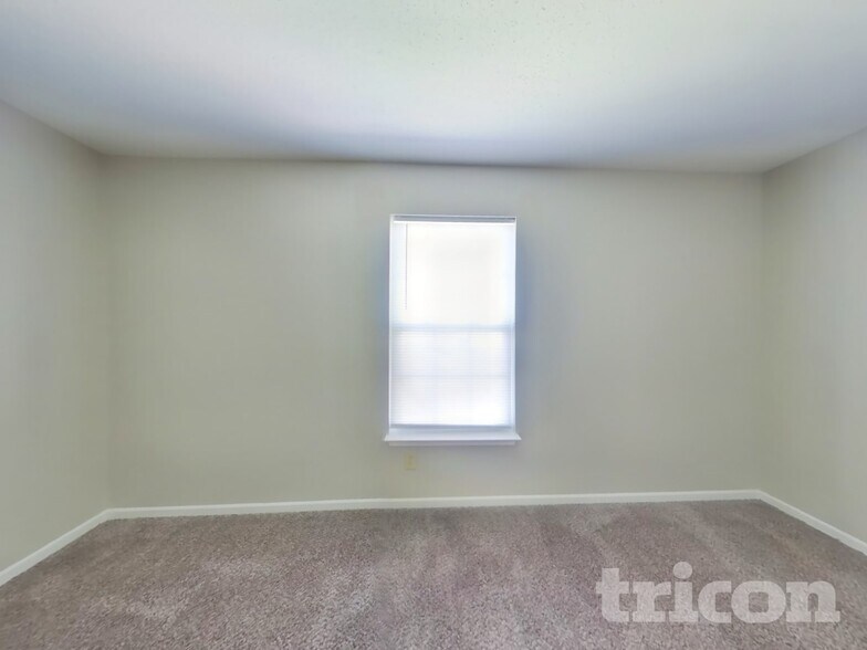 Building Photo - 712 Holly Rose Way